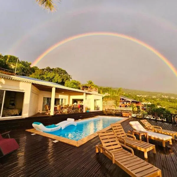 Home Ocean 360 piscine chauffée et SPA, viešbutis mieste Sen Lė