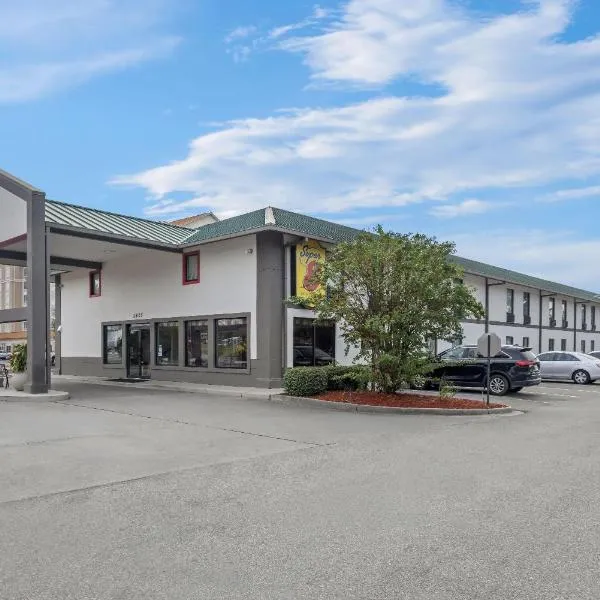 Super 8 by Wyndham Valdosta GA I-75, готель у місті Валдоста