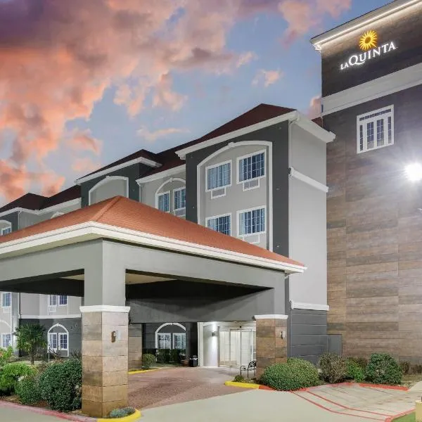 La Quinta Inn and Suites by Wyndham Paris, מלון בפריז