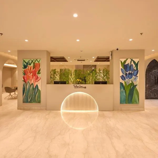 Tulip Inn Gurugram Sector 39, hótel í Gurgaon
