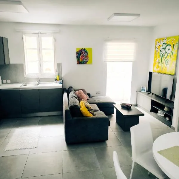 Тhree bedroom house "TEA" -with garage close to the sea -SLIEMA, hotel en Sliema
