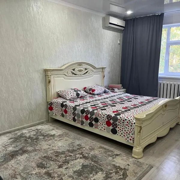 2x комнатная квартира в центре города, Уральск, hotel a Oral