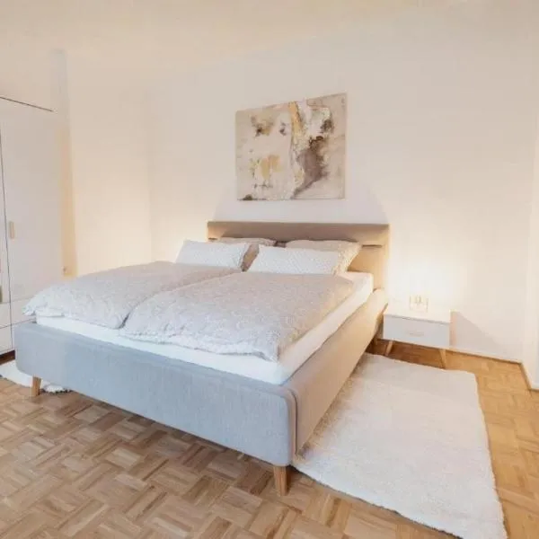 Wohlfühloase in Kirchditmold - Ruhig wohnen mit Netflix, Top-Anbindung und zwei Schlafzimmern - Perfekt für Familien, Paare und entspannte Städtetrips، فندق في كاسيل