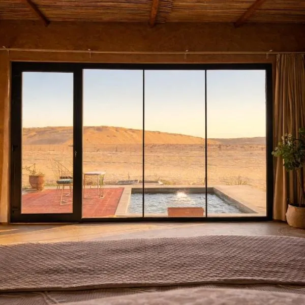 Desert Wonders Camp, хотел в Ḩawīyah