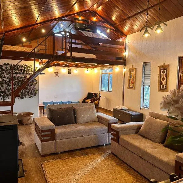 La Cabaña de Ciela C glamping con jacuzzi , minigolf y croquet, hotel en Latacunga