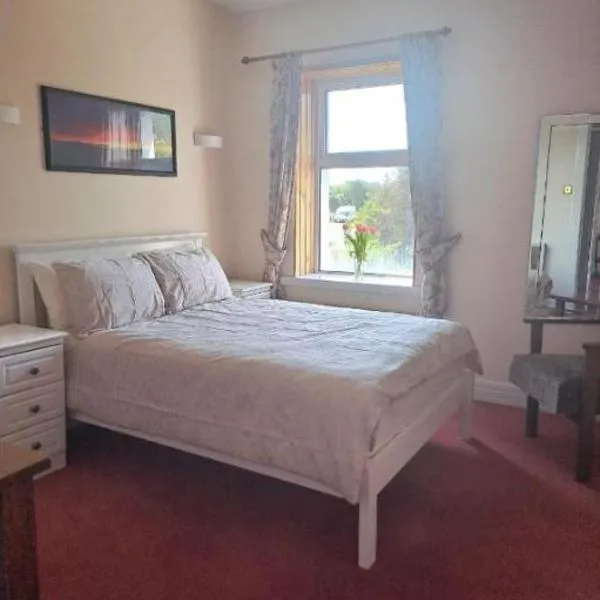 Teach Hudi Beag, Bar & Accommodation Bunbeg, отель в городе Банбег