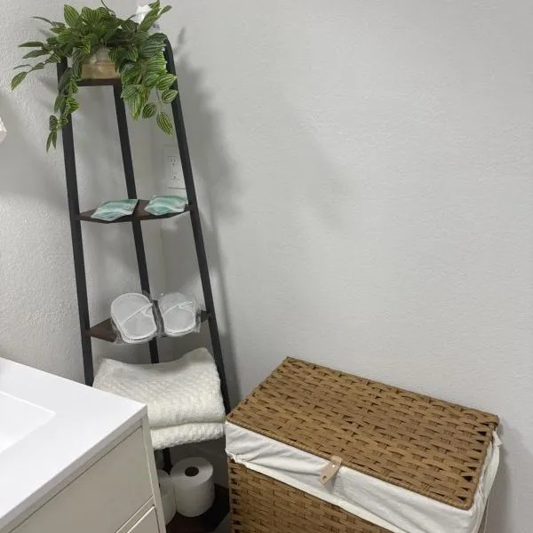 Beautiful 1 bedroom Studio located in Miramar, hotel di Miramar