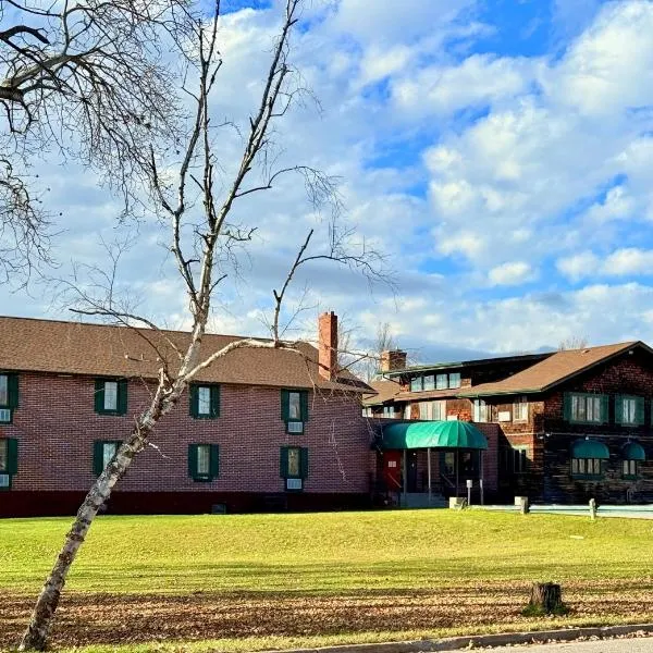 Riverview Lodge, hotel em Dryden