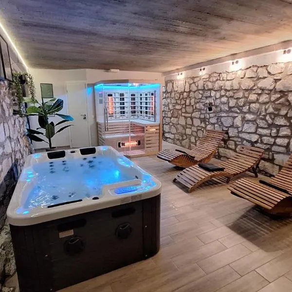 Crossroads Hideaway, מלון בBrod na Kupi