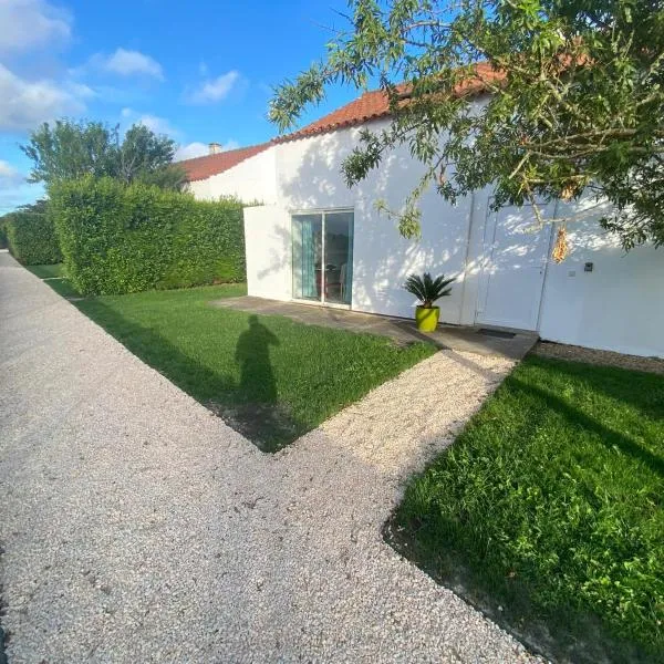 Aljezur Houses 3 bedrooms 2 bathrooms with Condo Pool, hotel din Aljezur
