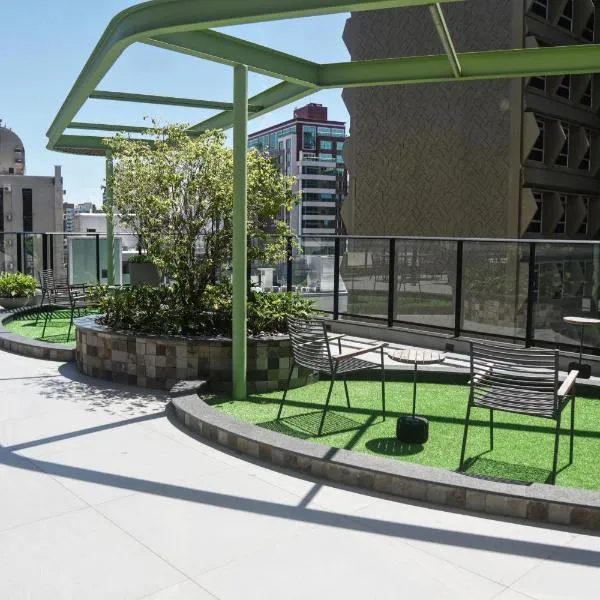 Xtay Oslo Florianópolis – Estúdios com rooftop no Centro,佛羅安那波里的飯店