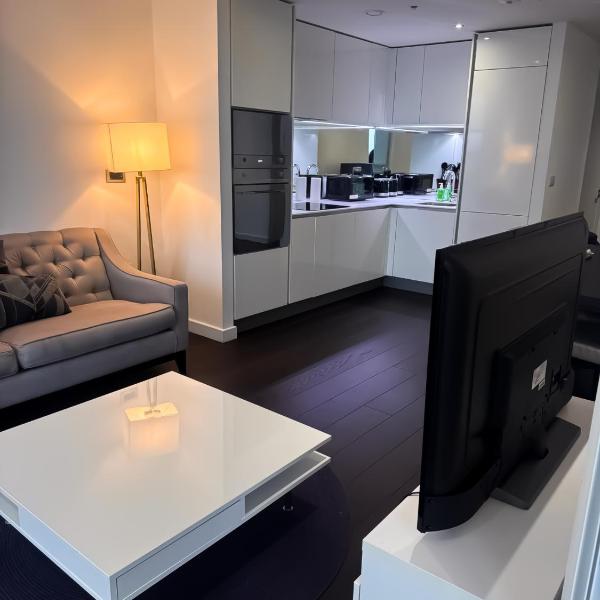 2BHK Panaromic City View Central London WR2103, London