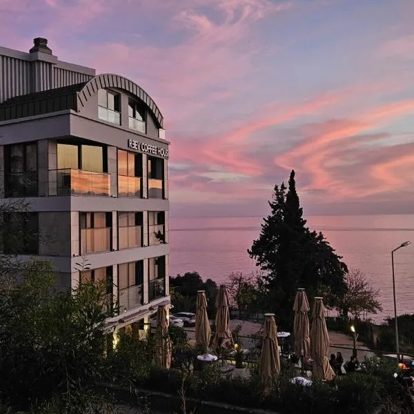 Reev Coffee House, hotel en Antalya