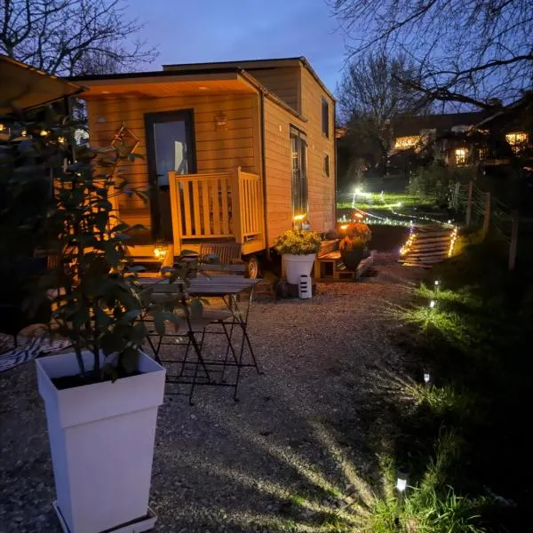 Tiny House Beija-Flor, hotel en Challex