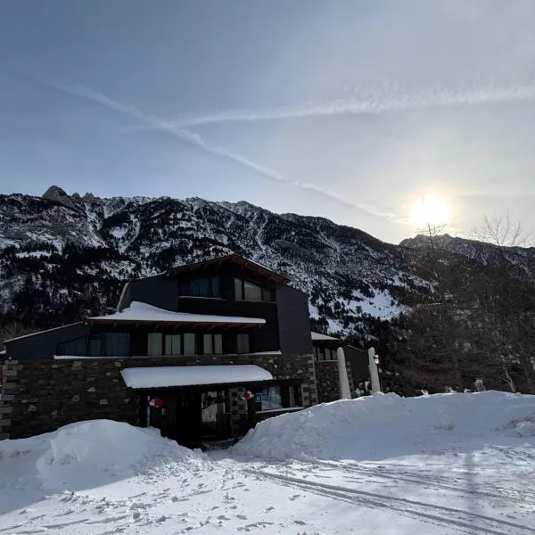 HOTEL TURPÍ, hôtel à Benasque