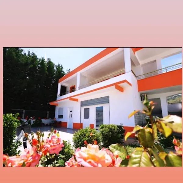 Villa LIKAJ, hotel din Berat
