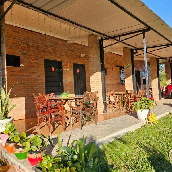 Hospedaje 63, hotel en Caacupé