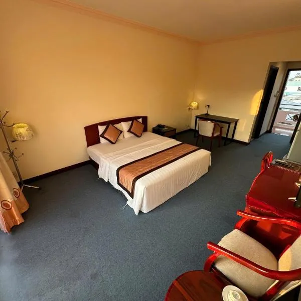 Khách sạn Cửu Long: Trà Vinh şehrinde bir otel