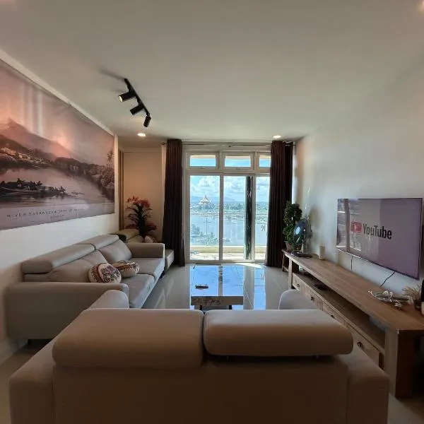 Cozy 3-Bedroom 2-6Pax Riverine Sapphire, hotel en Kuching
