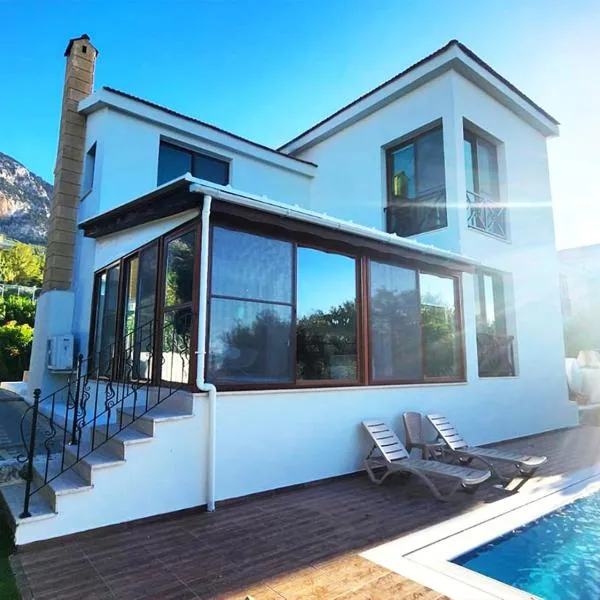 Villa Amazing by HolidayKeys, hotel a Kyrenia