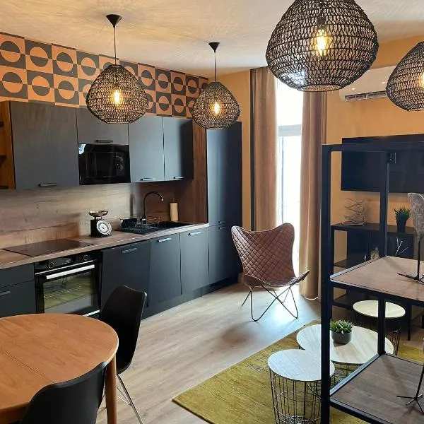 Nouvel Hôtel & Appartements โรงแรมในโอโยนนักซ์