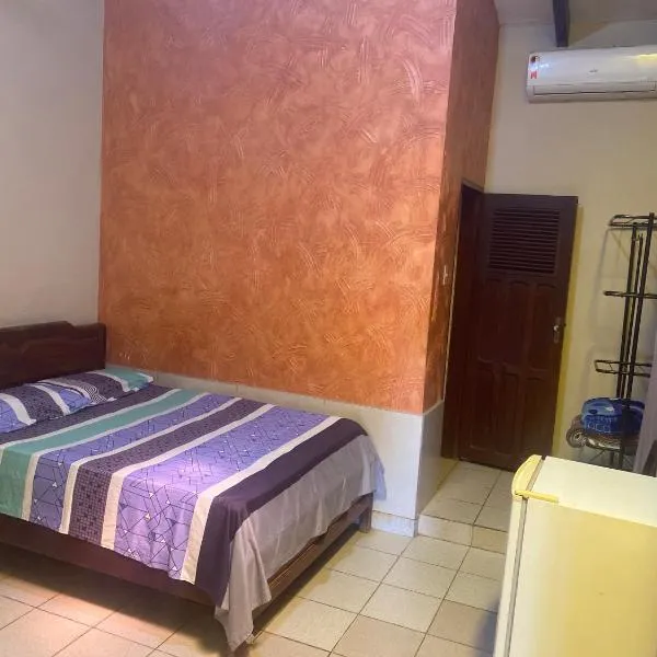 Hostal FINI，千里達的飯店