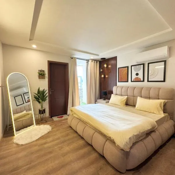 Modern Luxury Bedroom Apartment Islamabad, hotel em Islamabad