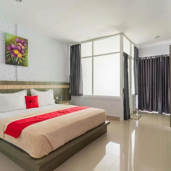 RedDoorz Plus @ Vantas Hotel Parbaba, hotel en Sinapuran