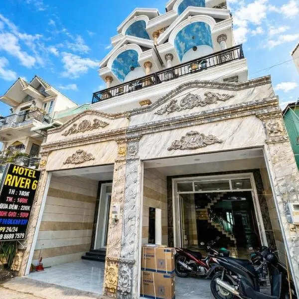 River 6 Hotel، فندق في لونج زوين