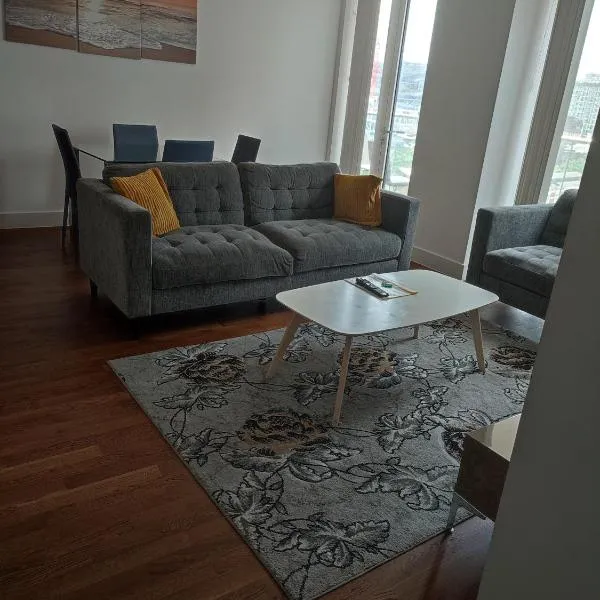 Modern 2 bedroom Apt with easy access to Central London, O2, Excel centre and Parking, Hotel in Woolwich