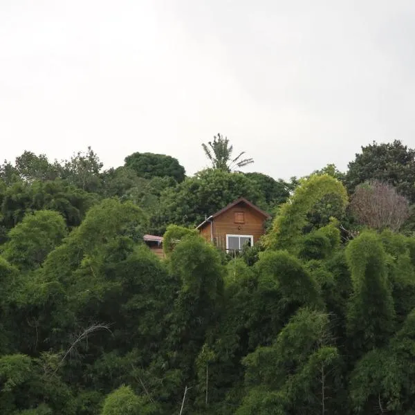 Chalet de charme vue sur océan, hotel en Entre-Deux