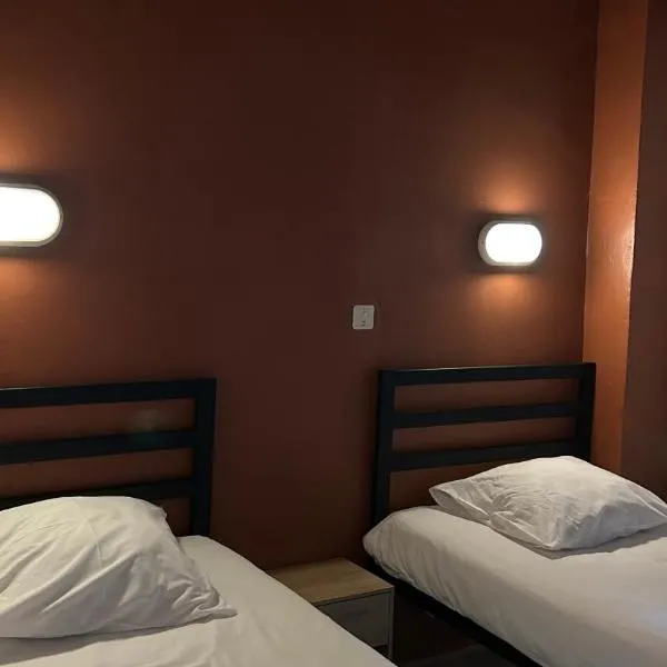 Hotel - Bar - LES PASSIONS: Buis-les-Baronnies şehrinde bir otel
