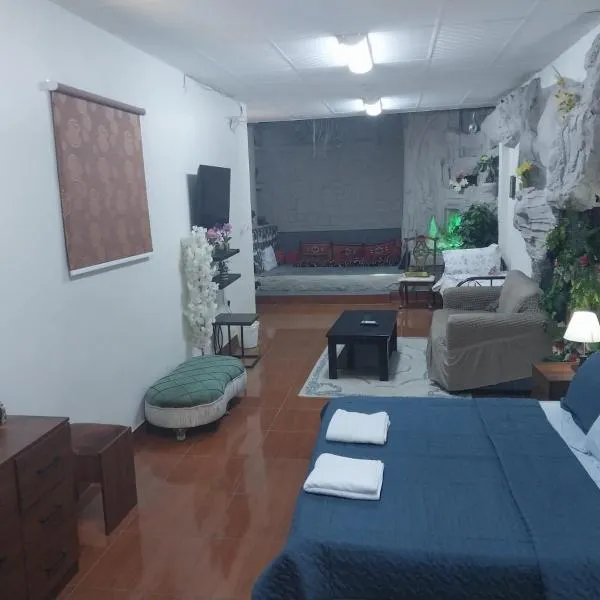 Studio Apartment, hótel í Abḩur al Janūbīyah