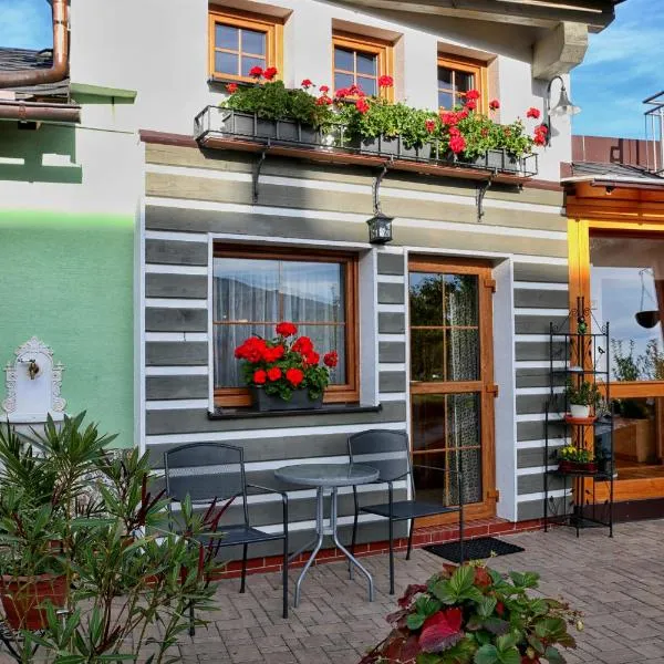 Apartments Emma, ξενοδοχείο σε Cervena Voda