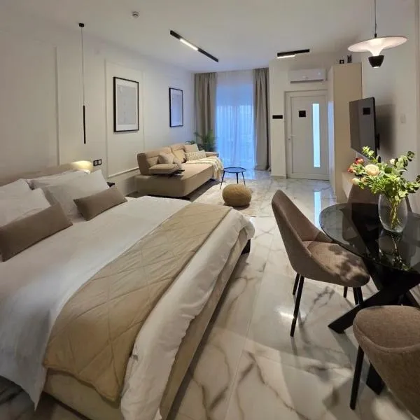 Sotto Il Sole, hotel i Surčin