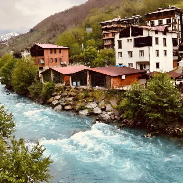 Ayder Imperial River Bungalows, מלון בÇamlıhemşin