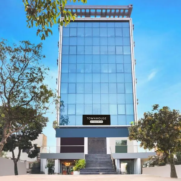 Super Townhouse Lohegaon Near Pune Airport Formerly Landmark Regency, hôtel à Pune