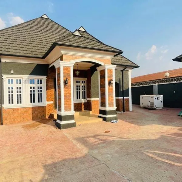 Gabitobos Apartment، فندق في أكوري