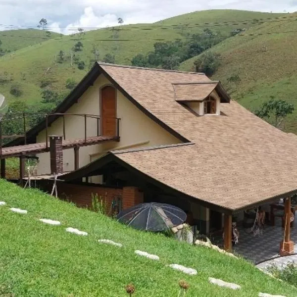 Refúgio de Paz na Natureza - Chalé Aconchegante na Chácara Graviola, hotel i Taubaté