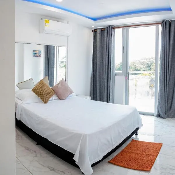 Modern Oasis 3 min to Airport 5G WiFi Parking, hotel en Los Garzones