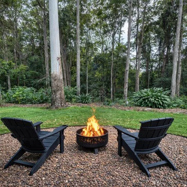 Private Rainforest Guesthouse in Doonan, hotel u gradu Doonan