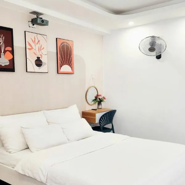 Khách Sạn Diamond Hotel Văn Giang Hưng Yên, отель в городе Cửu Cảo