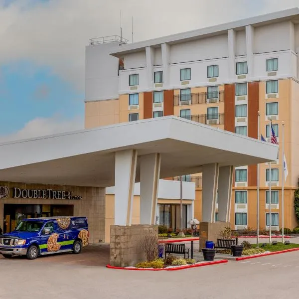 DoubleTree by Hilton Cincinnati Airport, ξενοδοχείο σε Hebron