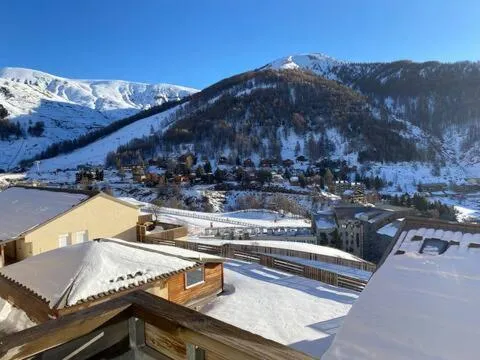 Grand T2 La Foux d'Allos - pied des pistes - 4 pers tout confort - Terrasse Plein sud, hotel La Foux d'Allos városában