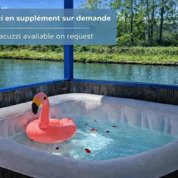 Cottage flottant Premium terrasse Jacuzzi privé en supplément près de Dijon, hotel en Ouges