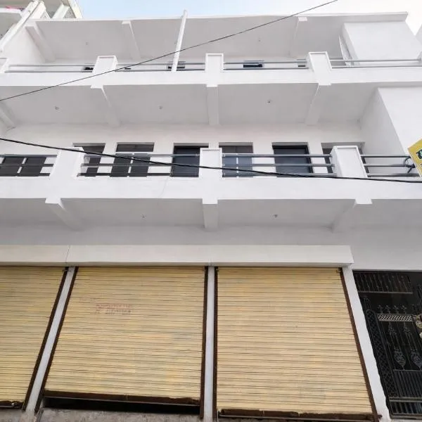 Yadav lodge, hotel v destinácii Jabalpur