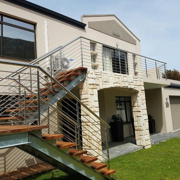 Seaside Hermanus Guest Room