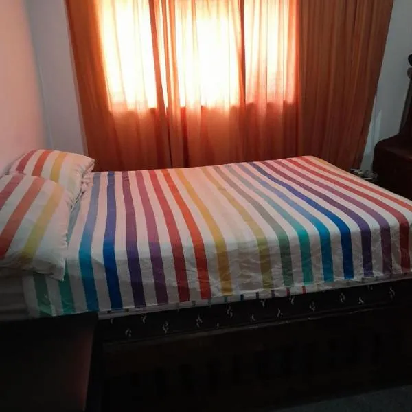 Francistown में, होटल Dudes guesthouse