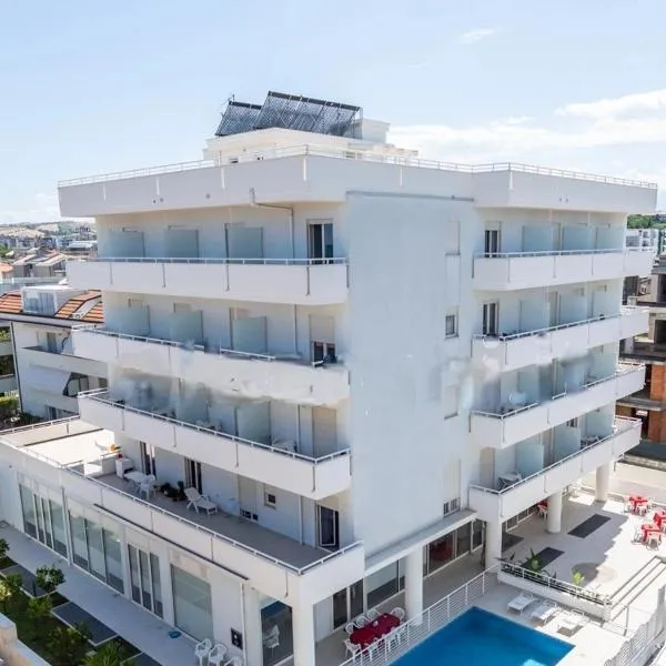 HOTEL SETTIBI 20m dalla spiaggia, hotel v destinácii Giulianova