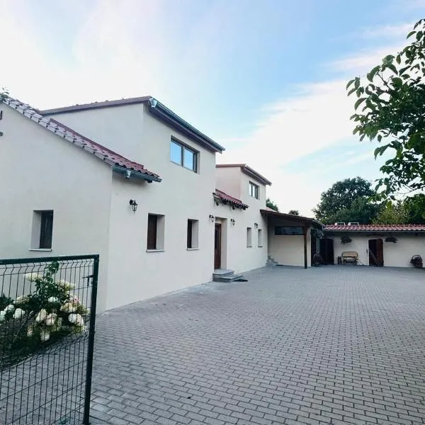 Dom Łowcy, khách sạn ở Godzieszów